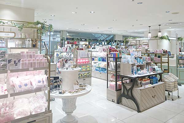 MAKE UP SOLUTION HOSHIGAOKA